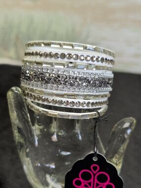 New Paparazzi Bracelet White Rhinestone Leather Rhinestone Rumble Ladies